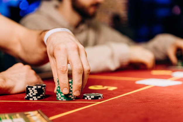 Live Sic Bo betting layout showing Small, Big, and combination bet options