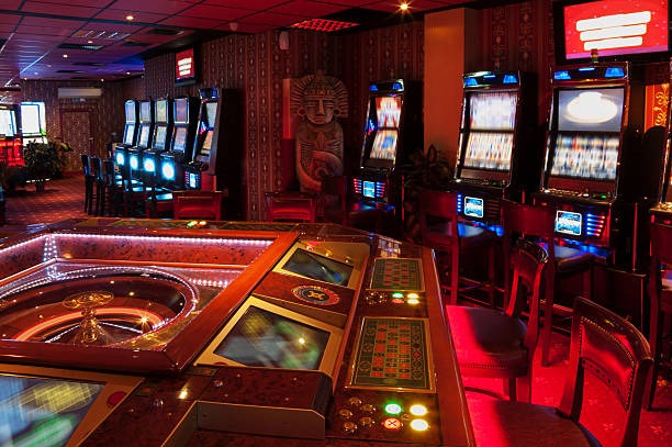 Money Train slot game showing five reels, bonus meter, and train-themed symbols
